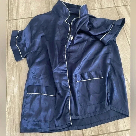 Womens pyjama  set size medium - Picture 7 of 7